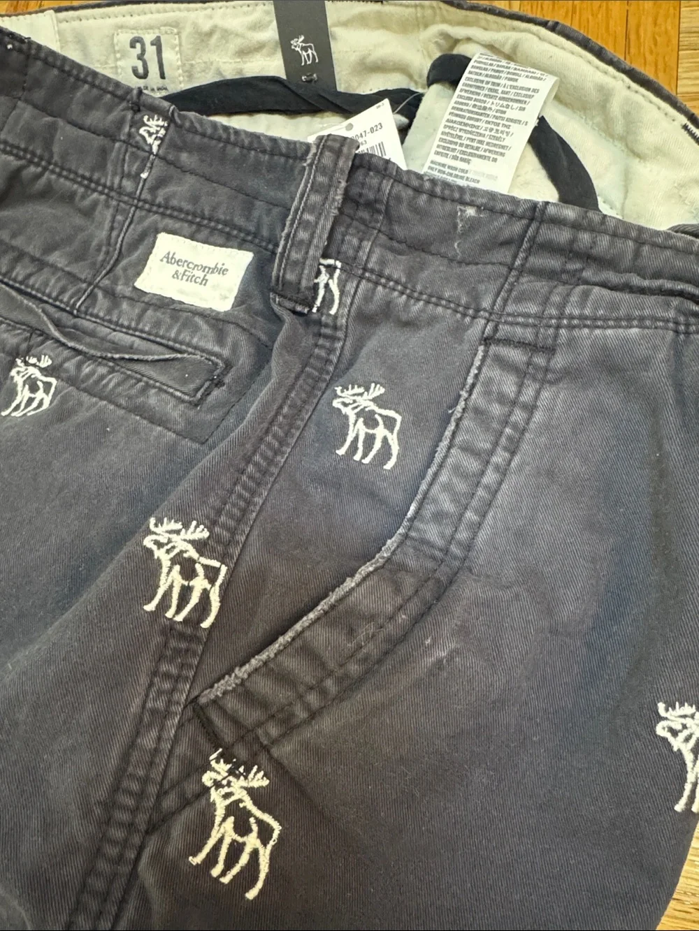 Abercrombie & Fitch Navy Embroidered Moose Flat Front Shorts NWT